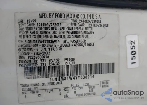 2000 Lincoln Town Car Executive z USA, uszkodzony, nr VIN 1LNHM81W4YY836914